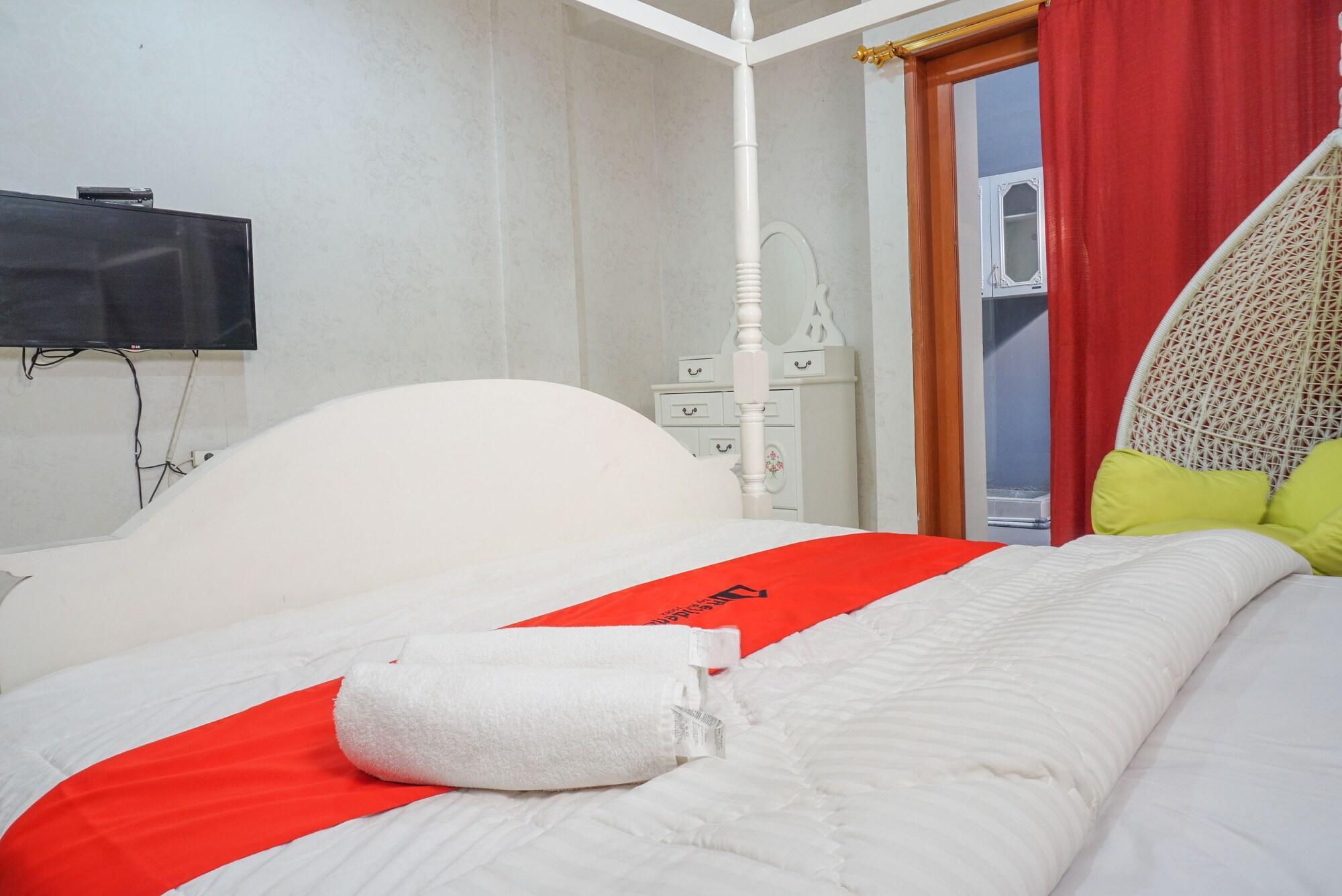 Reddoorz Near Kemang Square Hotel Jakarta Exterior photo