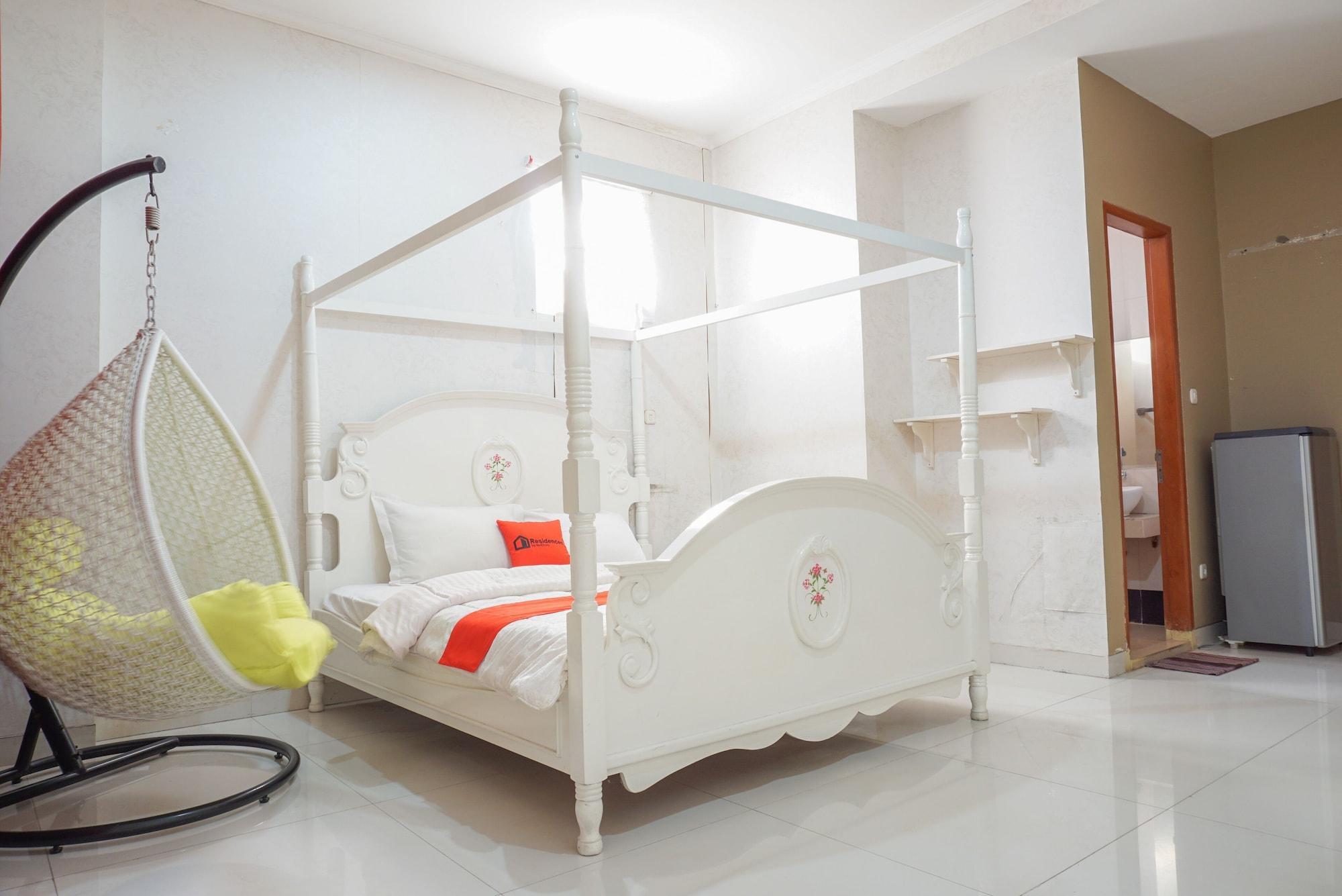 Reddoorz Near Kemang Square Hotel Jakarta Exterior photo