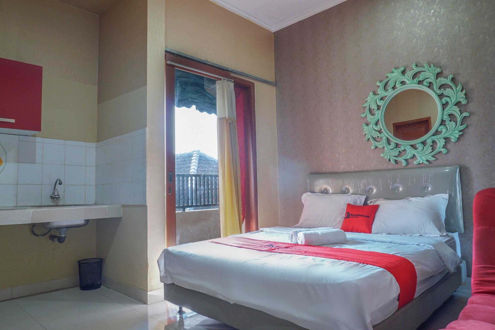 Reddoorz Near Kemang Square Hotel Jakarta Exterior photo